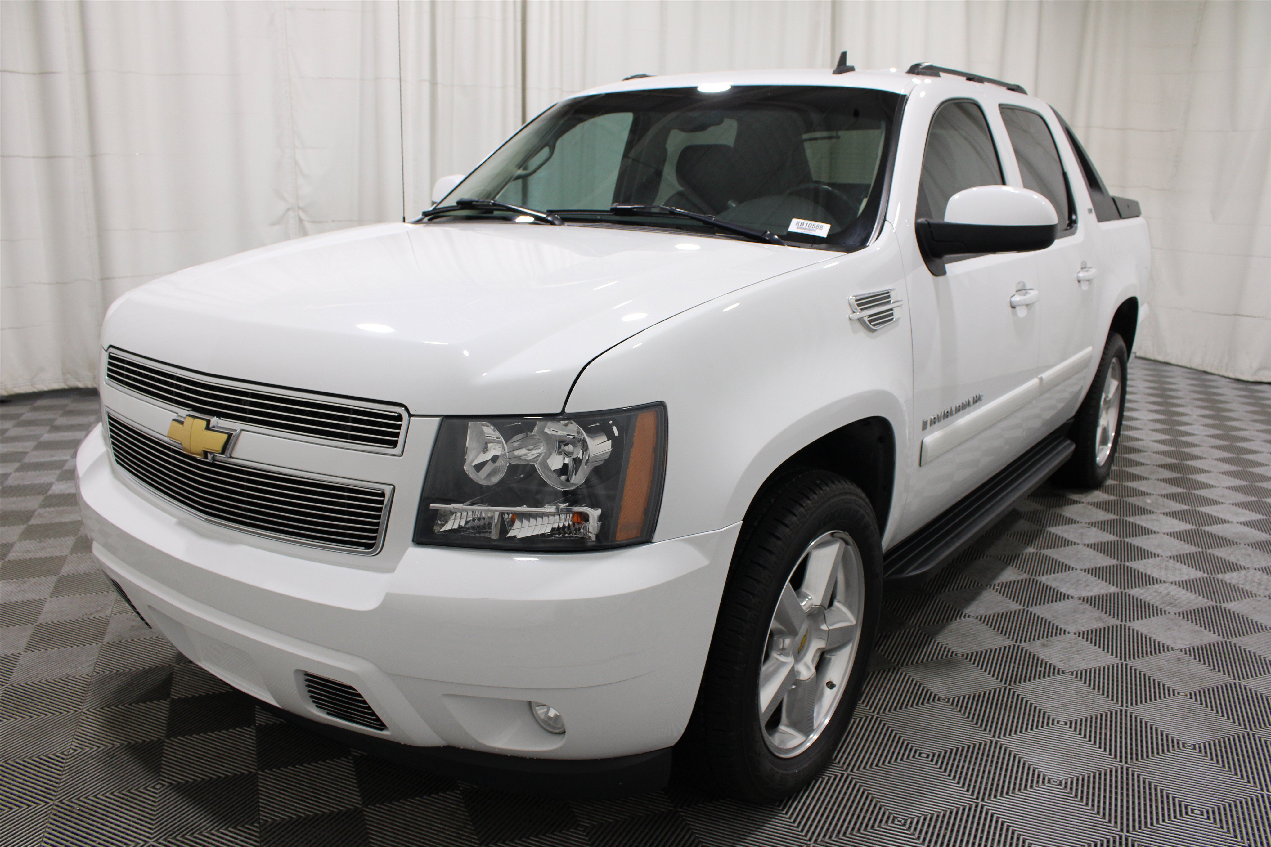 Used 2007 Chevrolet Avalanche LTZ w/ LTZ Preferred Equipment Group AWD/4WD image 30