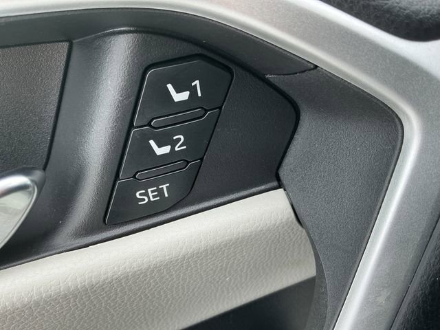 Used 2022 Toyota RAV4 XLE Premium image 44