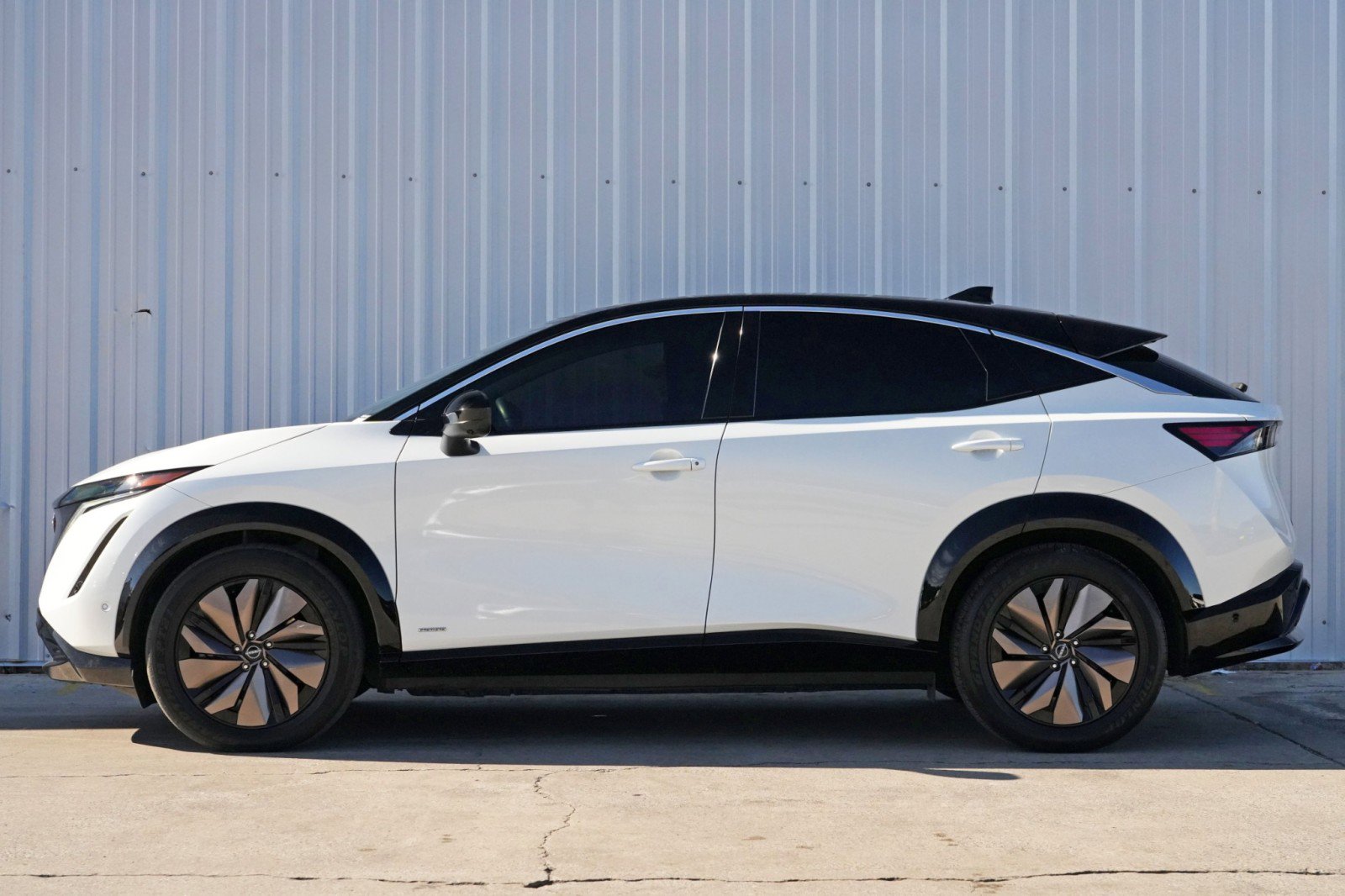 Used 2023 Nissan Ariya Premiere image 8