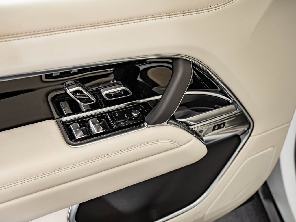 New 2026 Land Rover Range Rover SE AWD/4WD image 17