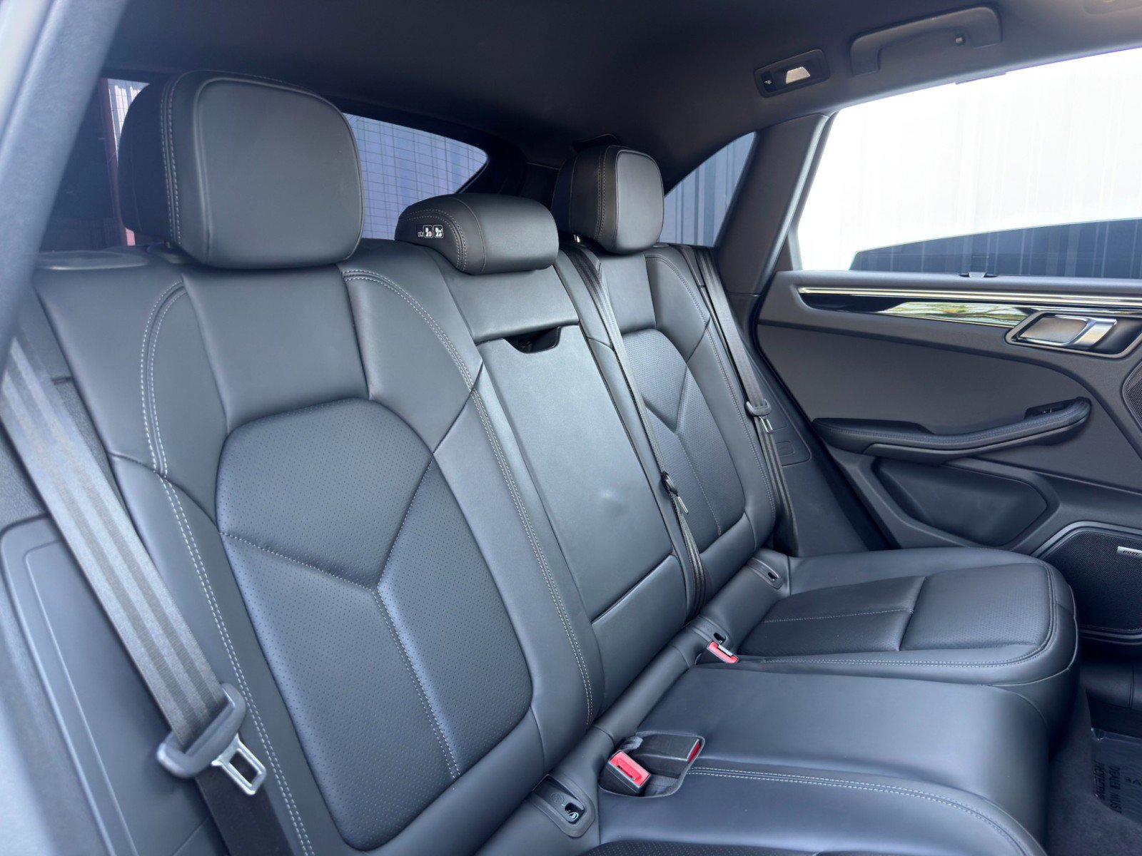 Used 2024 Porsche Macan image 37