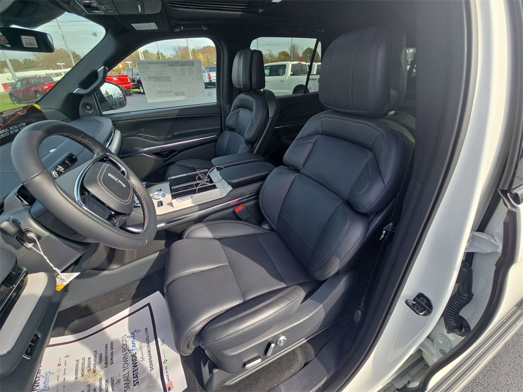 New 2025 Lincoln Navigator L Reserve w/ Jet Appearance Package image 16