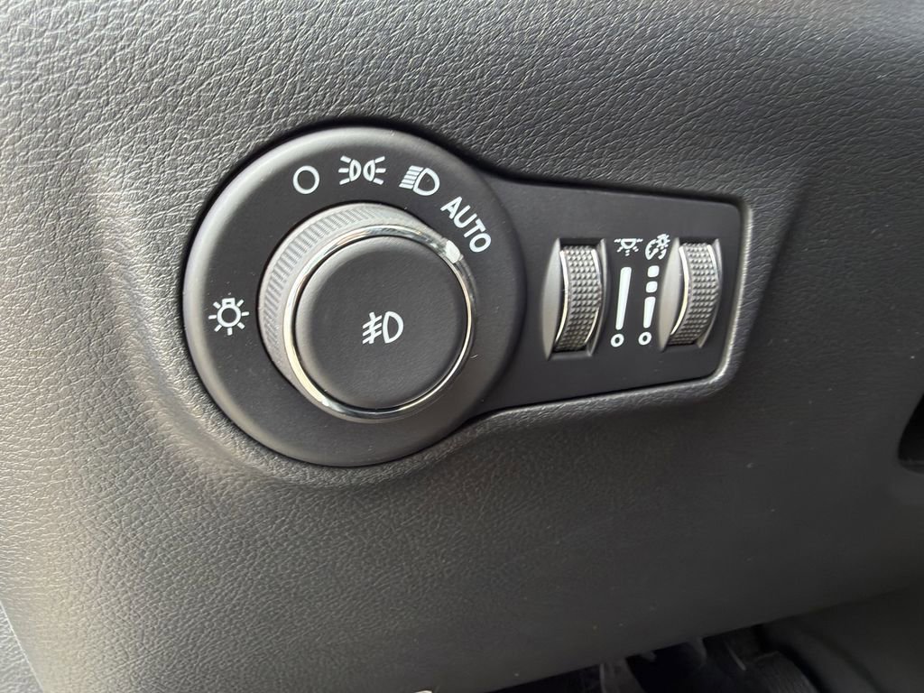 New 2026 Jeep Compass Latitude AWD/4WD image 18