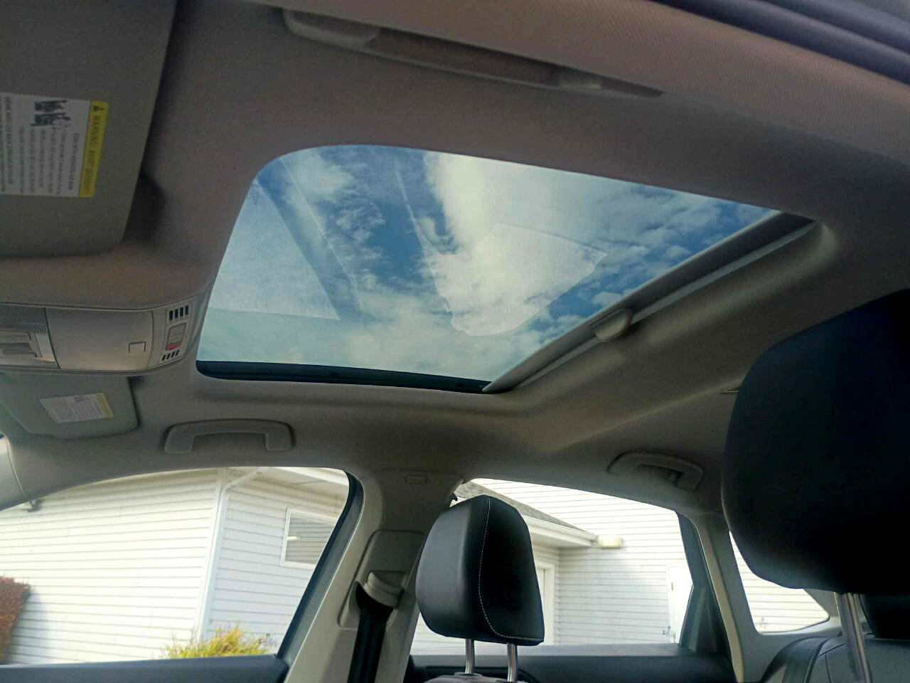 Used 2023 Volkswagen Jetta SE w/ Panoramic Sunroof Package image 13