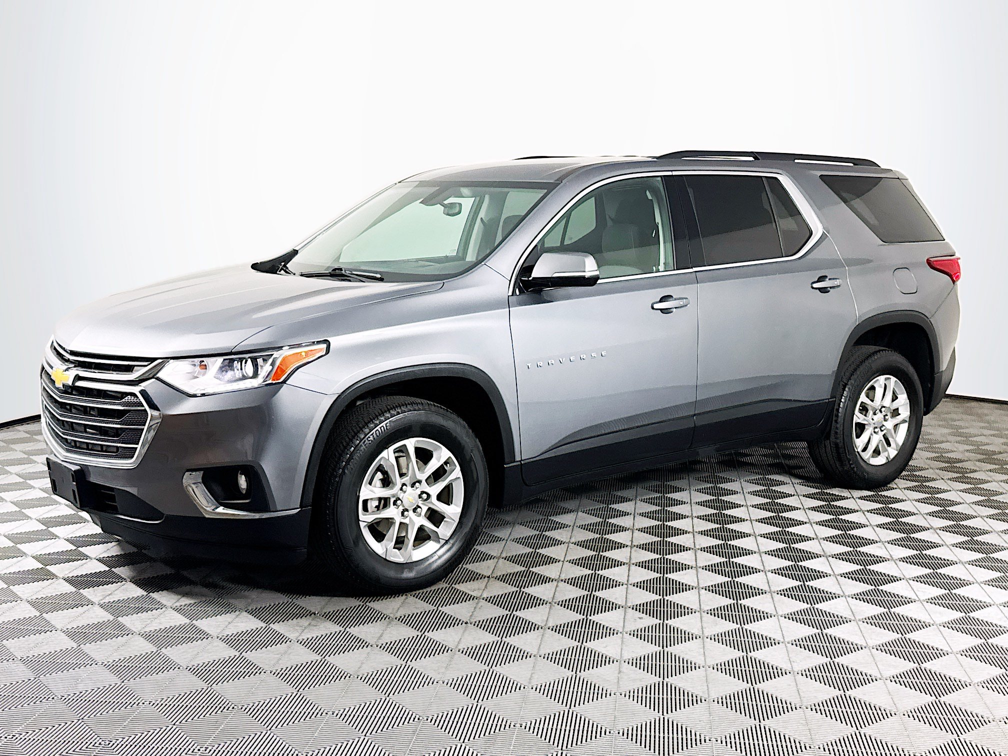 Used 2019 Chevrolet Traverse LT FWD image 4