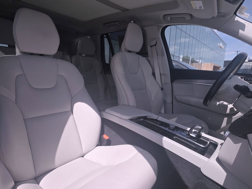 Used 2023 Volvo XC90 B6 Plus w/ Protection Package AWD/4WD image 12