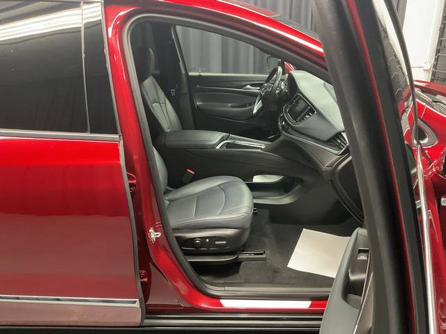 Used 2023 Buick Enclave Essence image 17