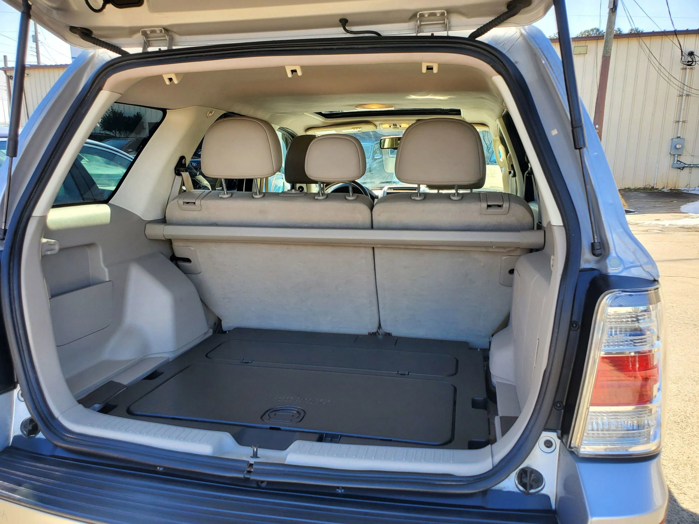 Used 2010 Mercury Mariner Premier image 44