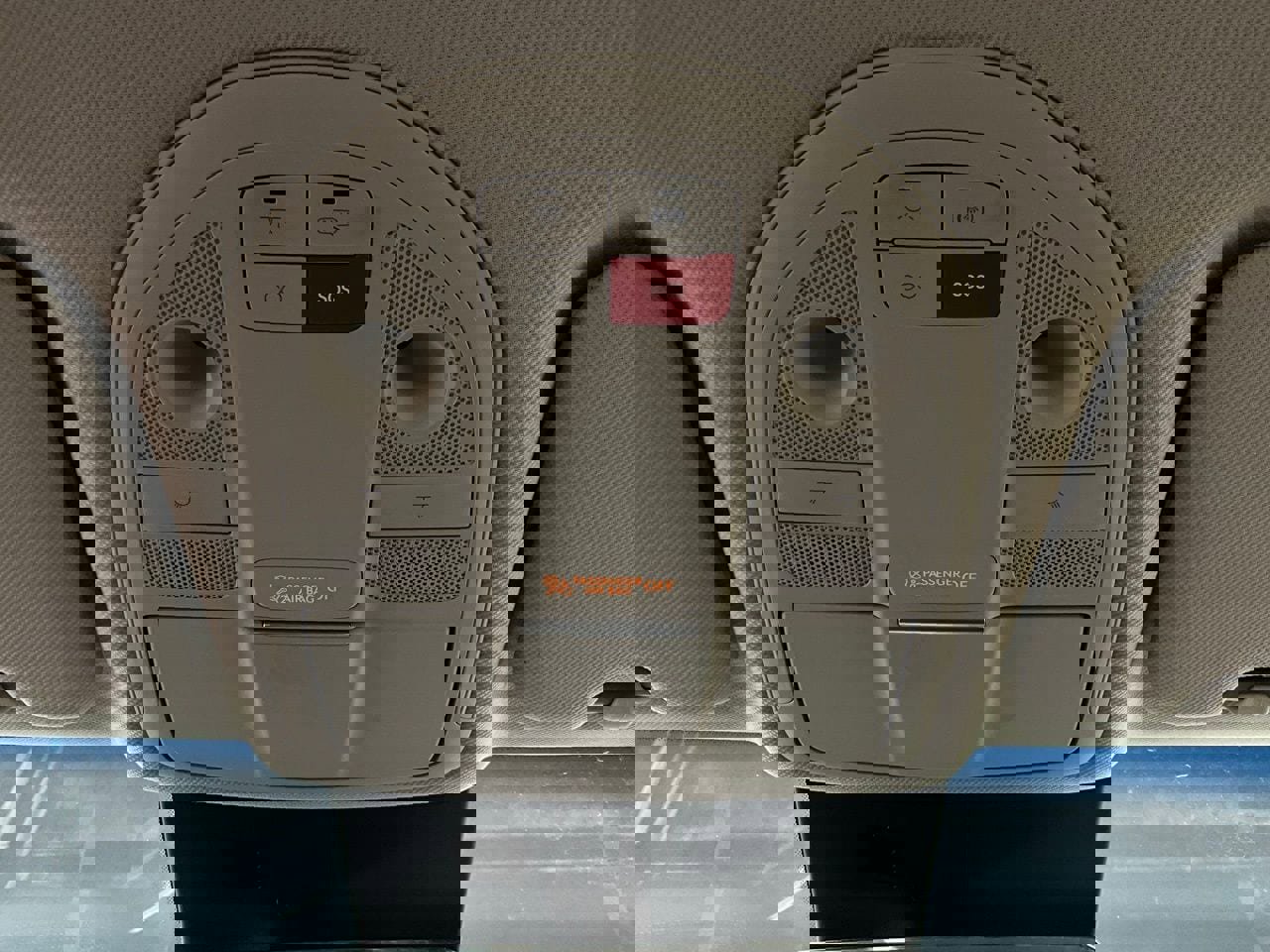 Used 2025 Genesis G70 2.5T image 17