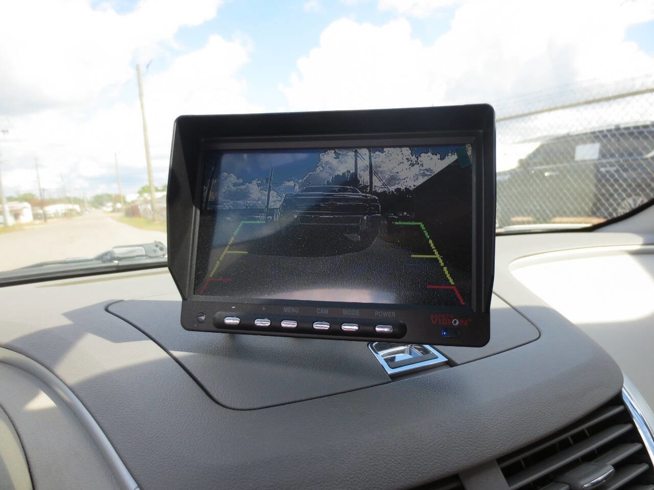 Used 2010 Chevrolet Malibu Hybrid image 10