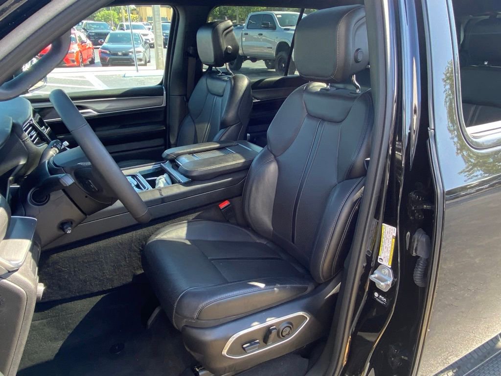 Used 2024 Jeep Wagoneer Series II AWD/4WD image 17