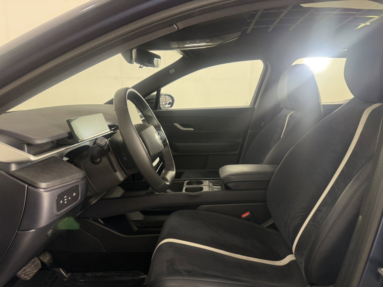 Used 2023 Fisker Ocean One image 15