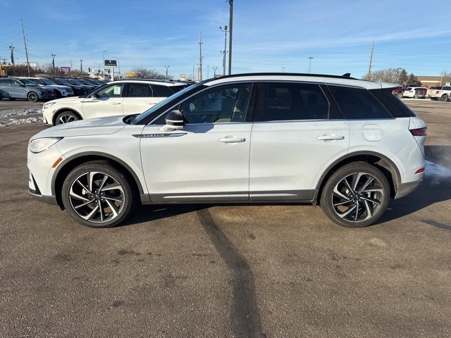 Used 2025 Lincoln Corsair Reserve image 5