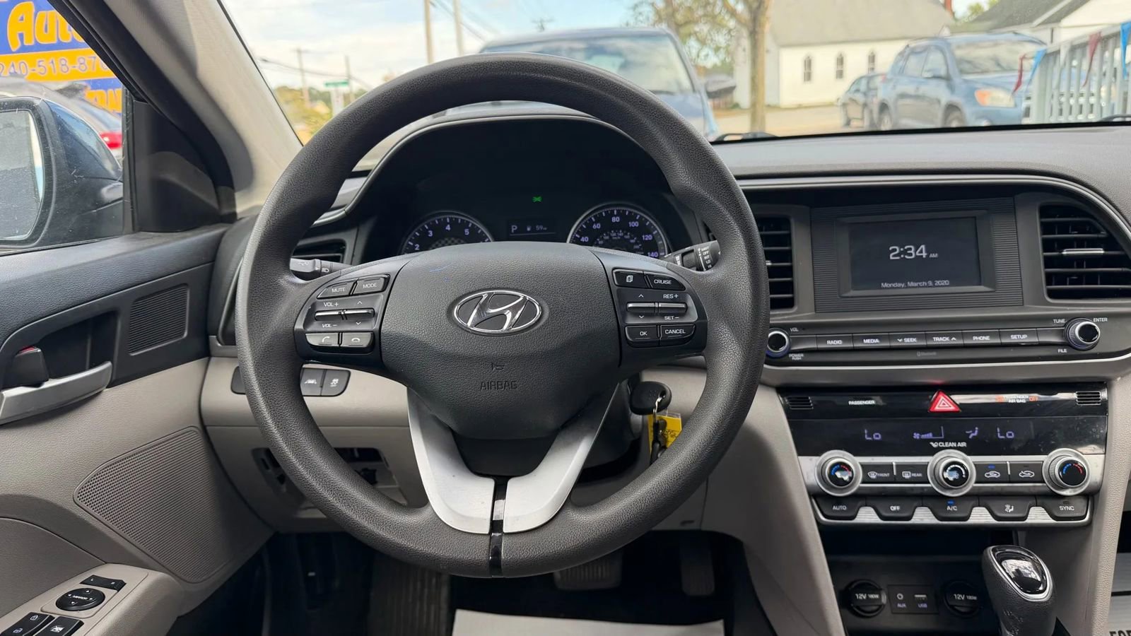 Used 2020 Hyundai Elantra SE image 12