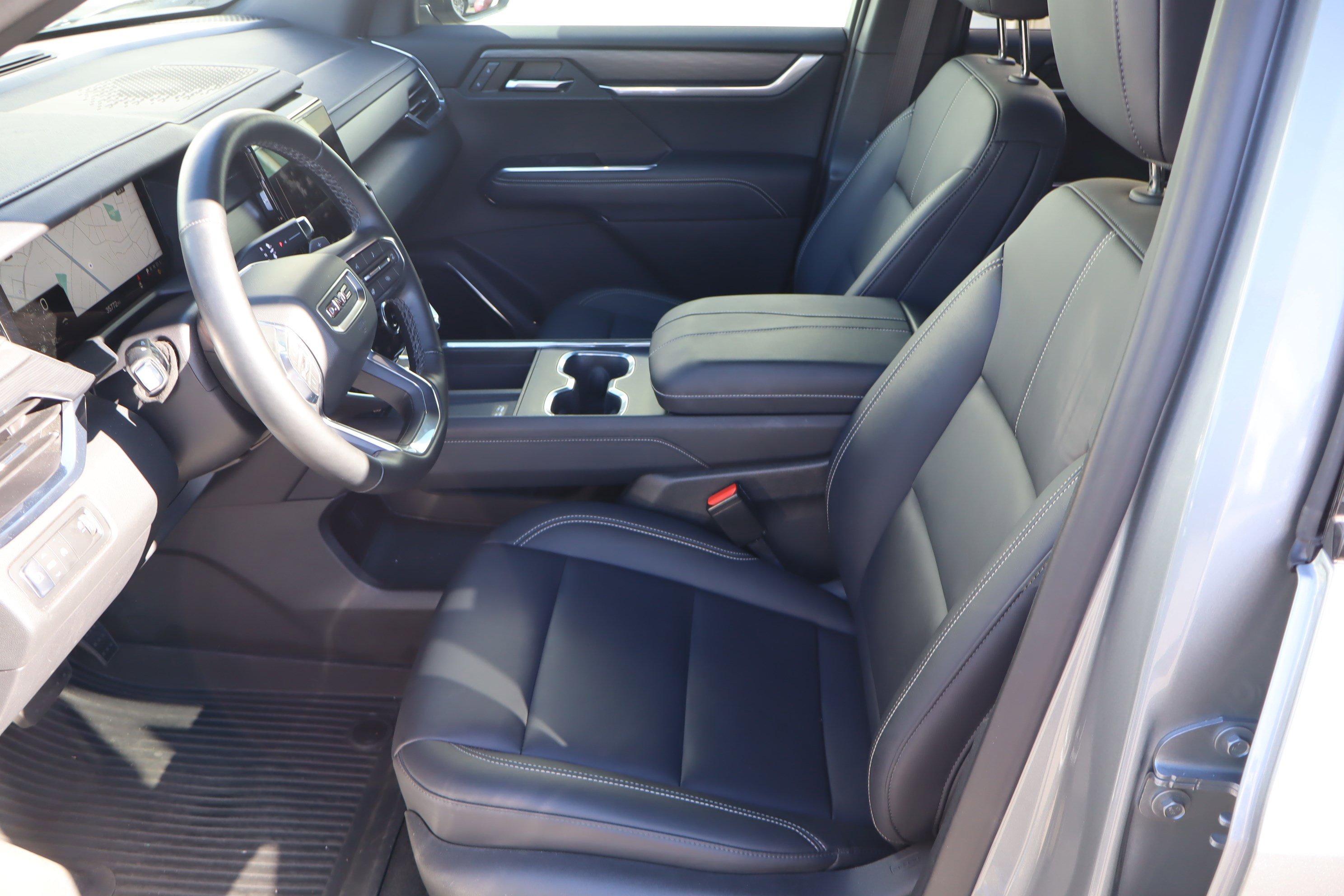 Used 2024 GMC Acadia Elevation w/ Black Edition image 16