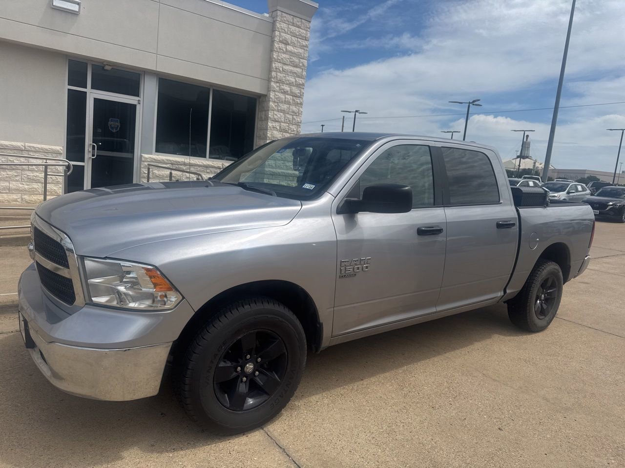 Used 2021 RAM 1500 Classic SLT AWD/4WD image 1
