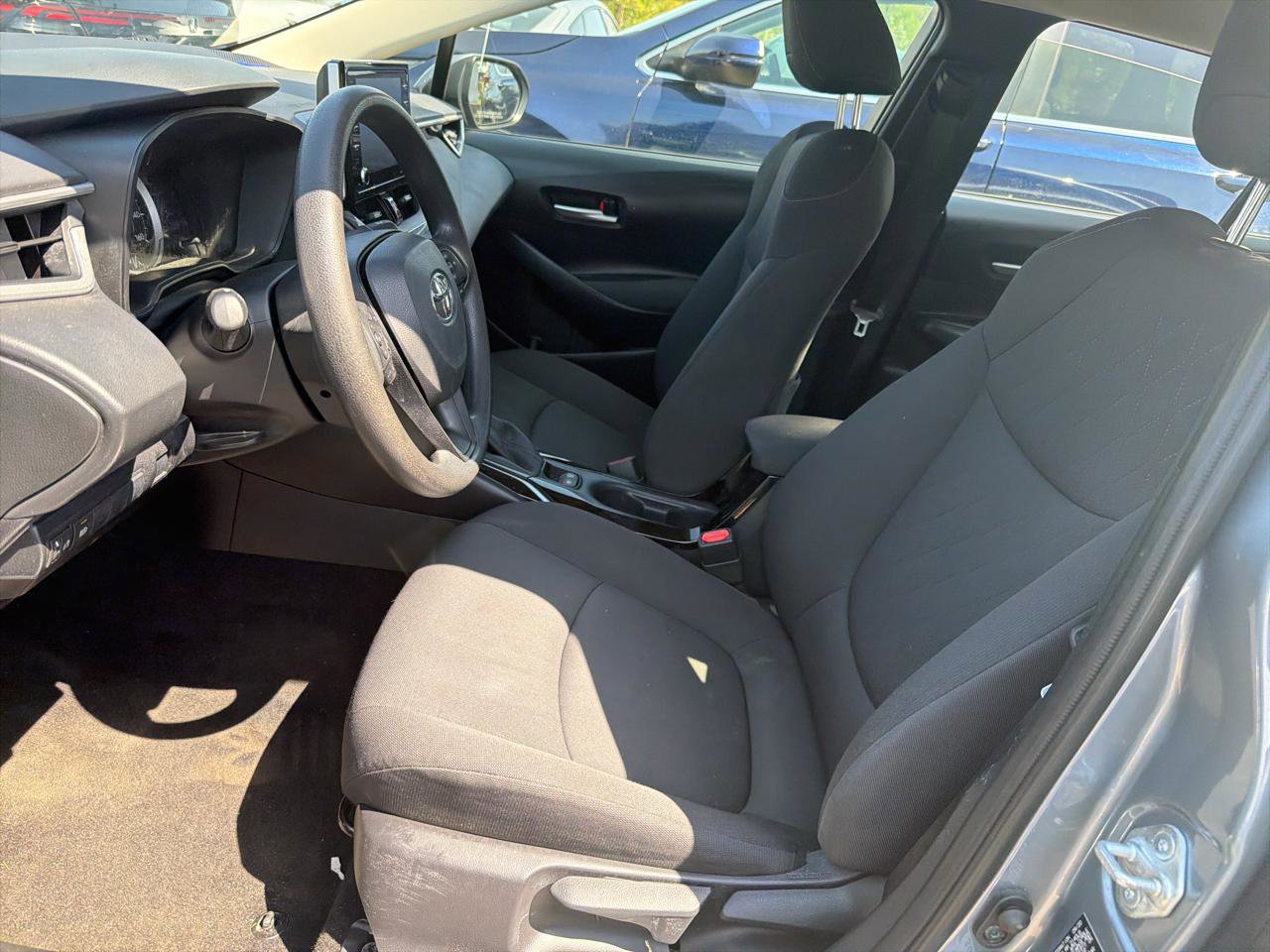 Used 2021 Toyota Corolla LE w/ Carpet Mat Package (TMS) FWD image 18