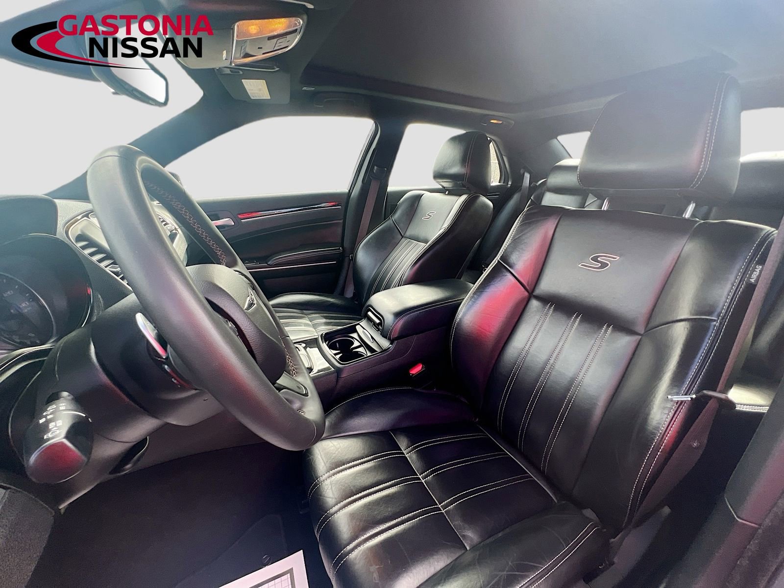 Used 2023 Chrysler 300 S image 27