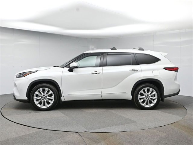 Used 2022 Toyota Highlander Limited image 2
