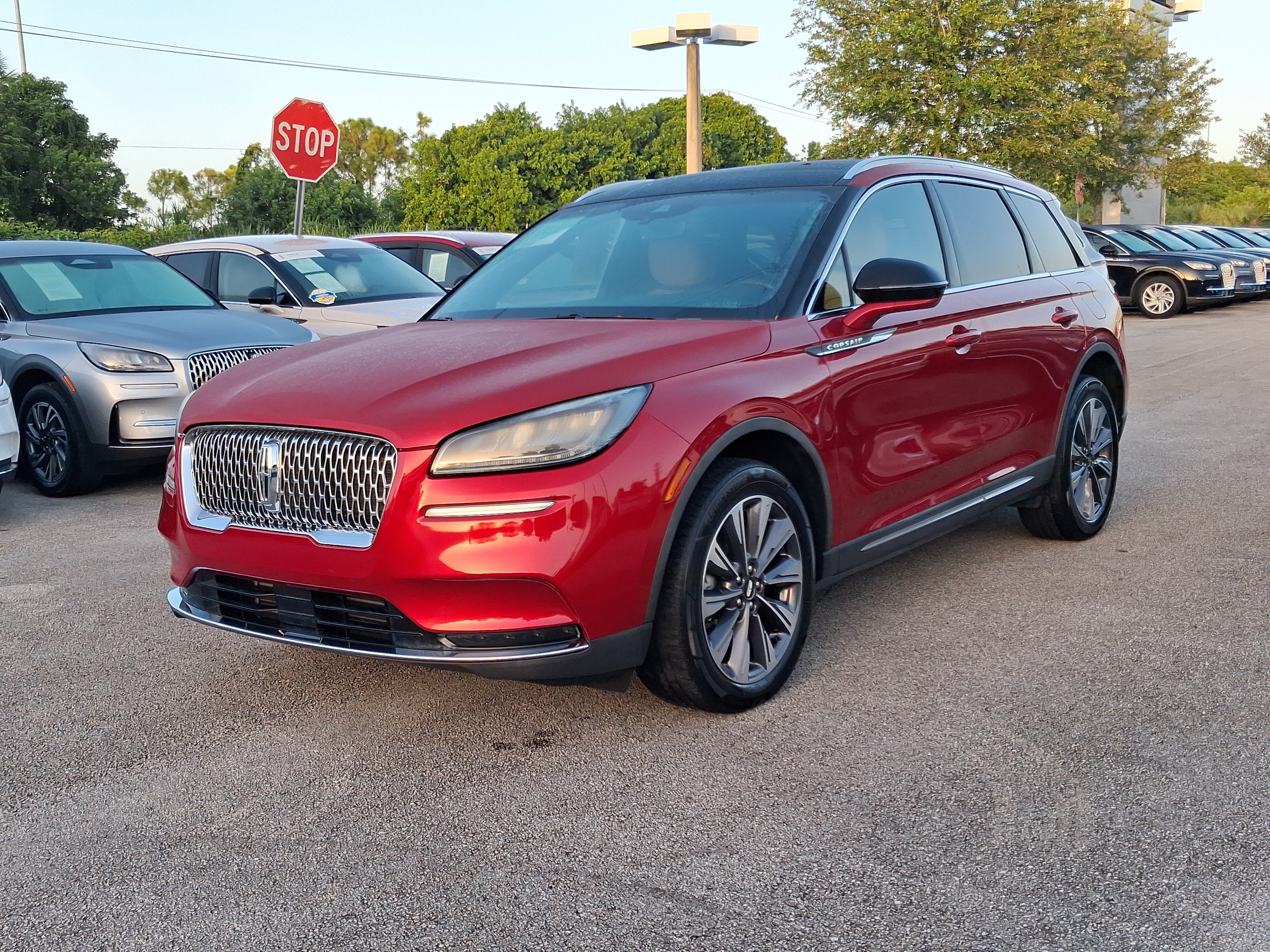 Used 2020 Lincoln Corsair Reserve FWD image 2