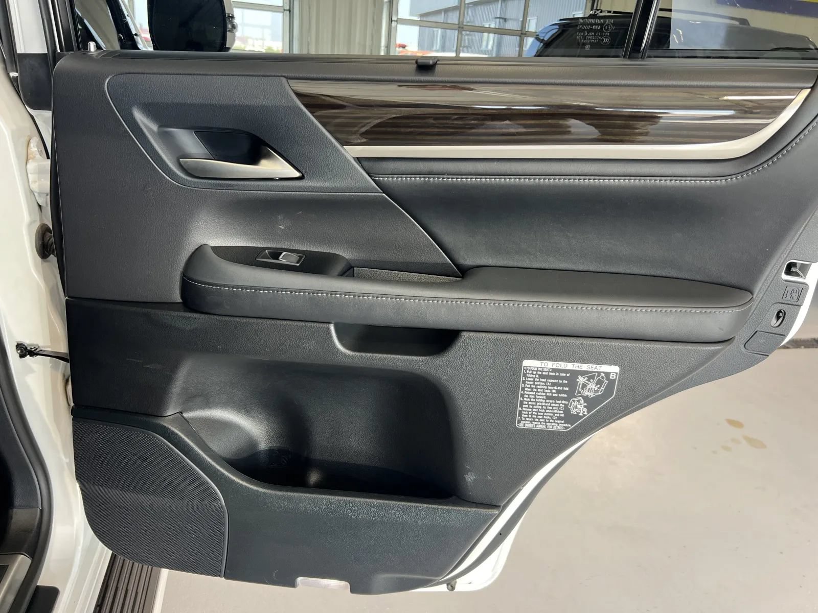 Used 2021 Lexus LX 570 4WD w/ Sport Package image 28