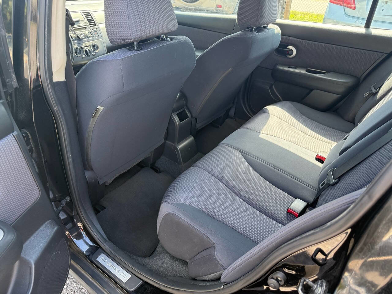 Used 2009 Nissan Versa SL w/ Convenience Pkg image 12