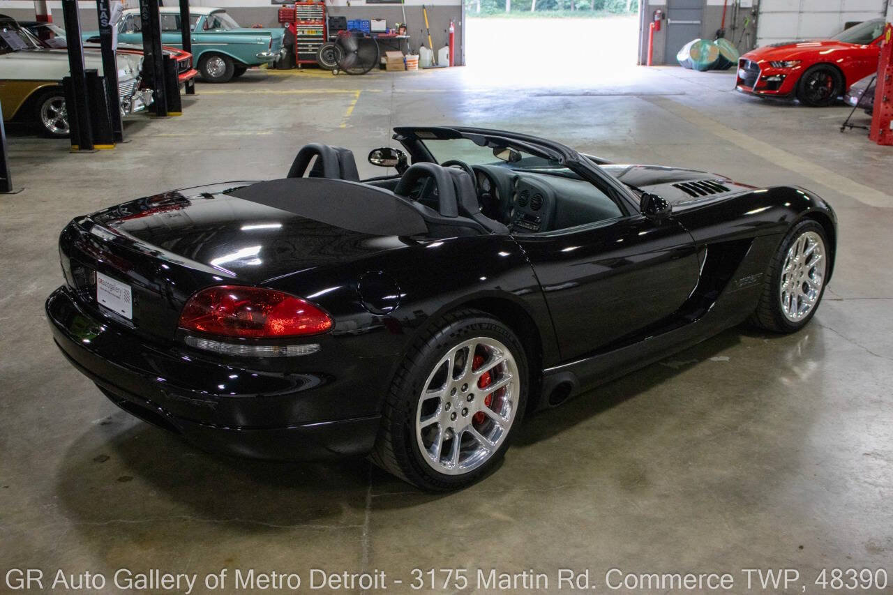 Used 2004 Dodge Viper SRT-10 RWD image 8