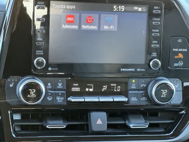 Used 2022 Toyota Highlander XLE AWD/4WD image 15