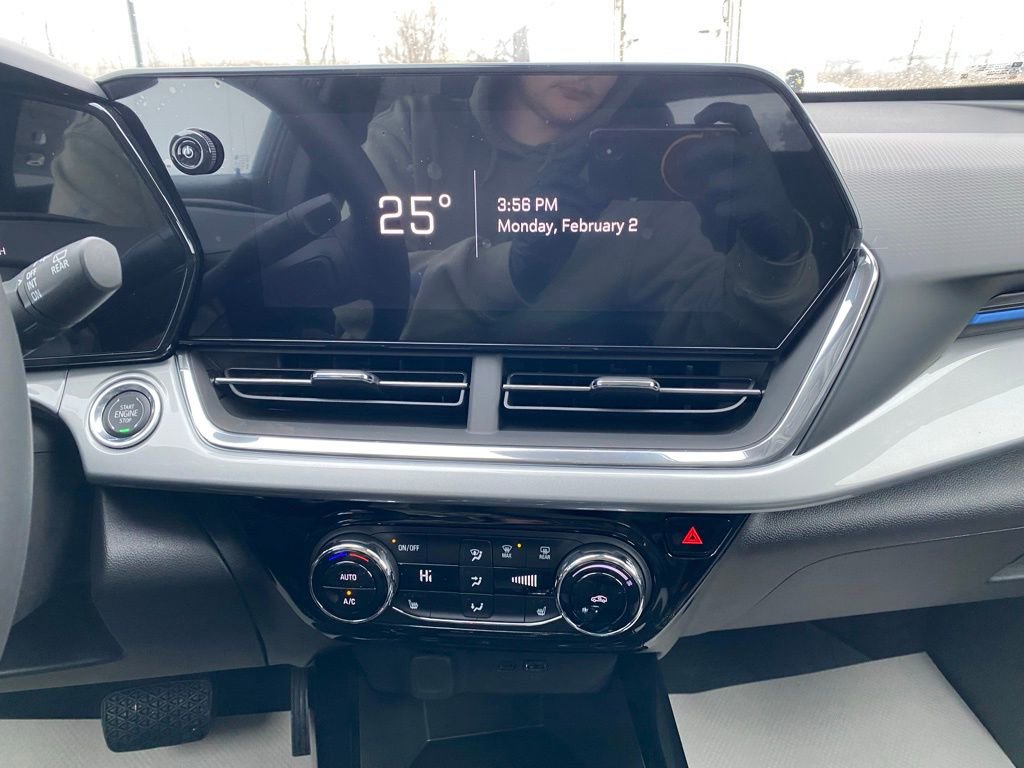 New 2026 Chevrolet Trax LT w/ Driver Confidence Package image 15