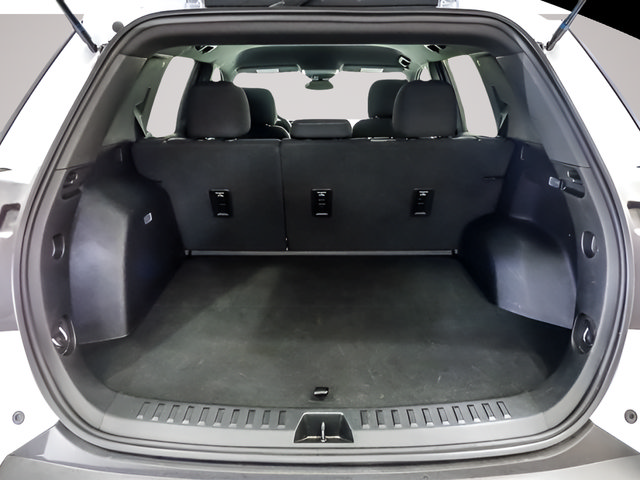 Used 2025 GMC Terrain Elevation FWD image 23