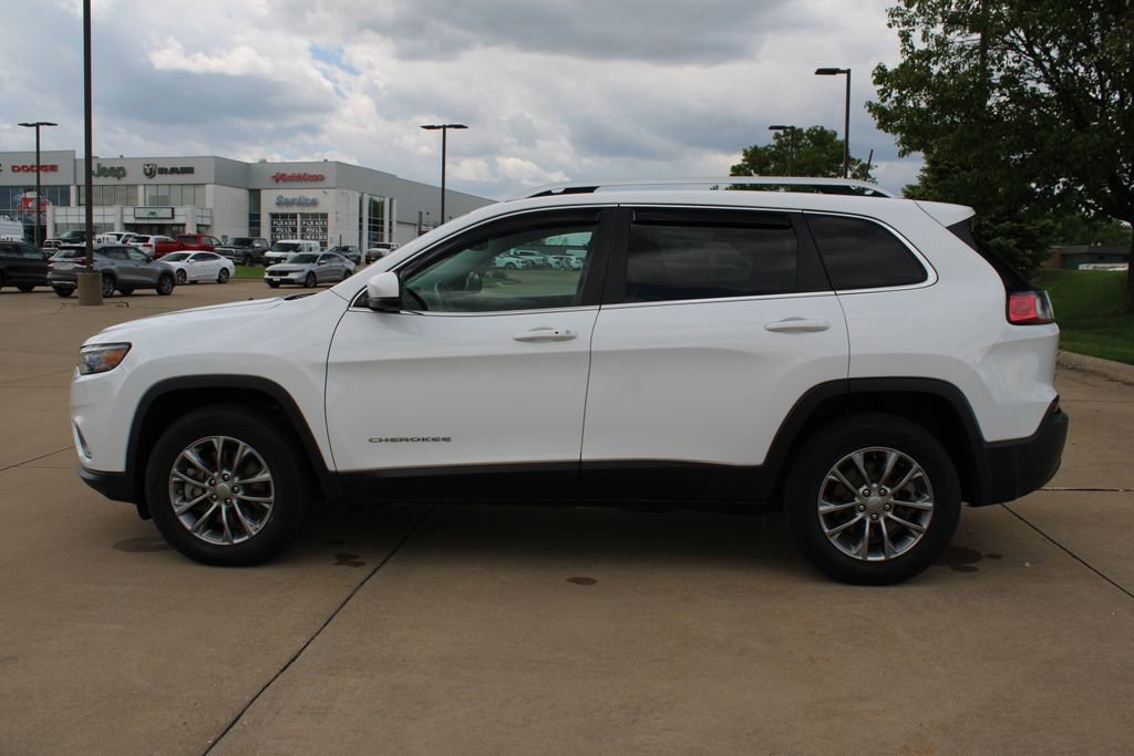 Used 2019 Jeep Cherokee Latitude Plus w/ Comfort/Convenience Group AWD/4WD image 16