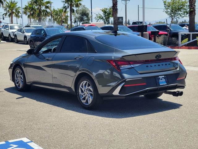 Used 2024 Hyundai Elantra SEL FWD image 3