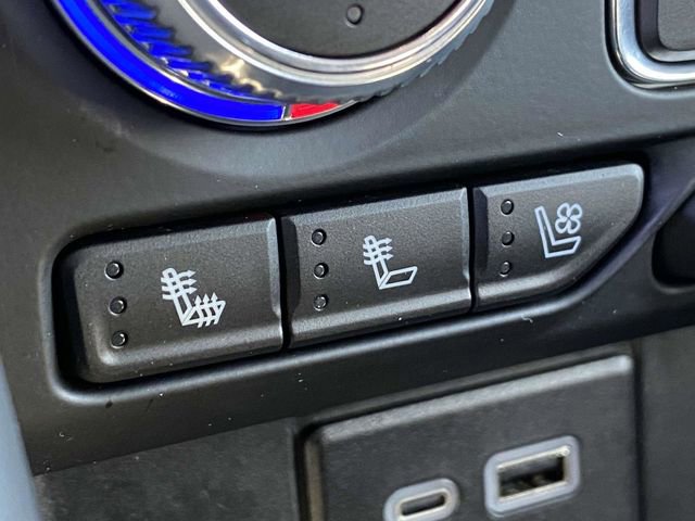 Used 2024 GMC Yukon XL SLT w/ SLT Luxury Package image 36