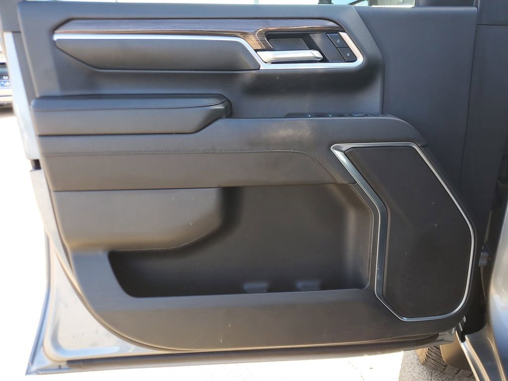 Used 2025 Chevrolet Silverado 2500 LT w/ Safety Package image 18