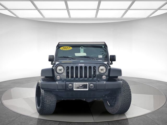 Used 2017 Jeep Wrangler Unlimited Rubicon image 2