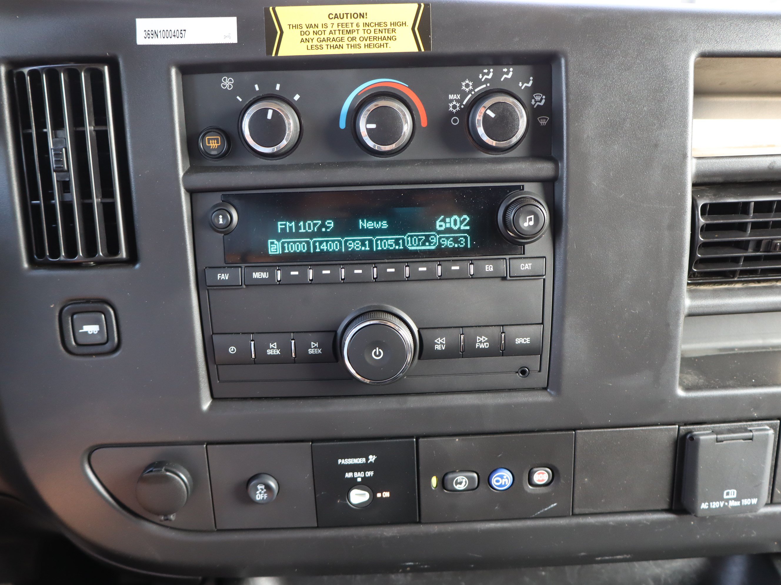Used 2025 Chevrolet Express 3500 LS RWD image 22