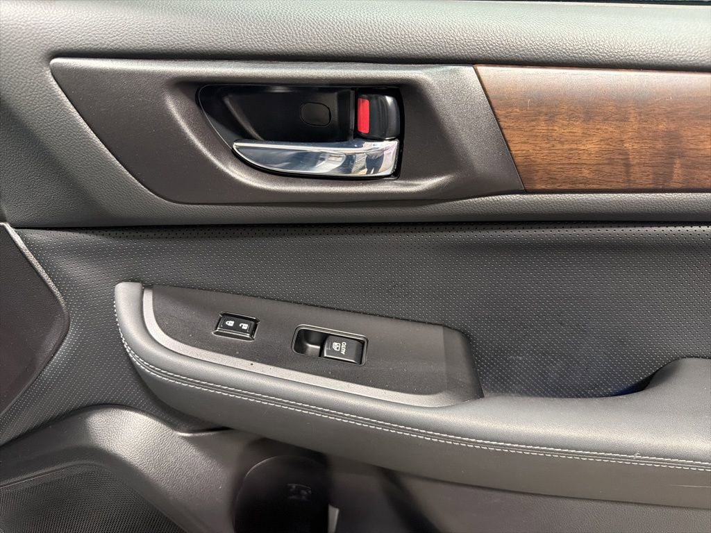 Used 2017 Subaru Outback 3.6R Limited image 27