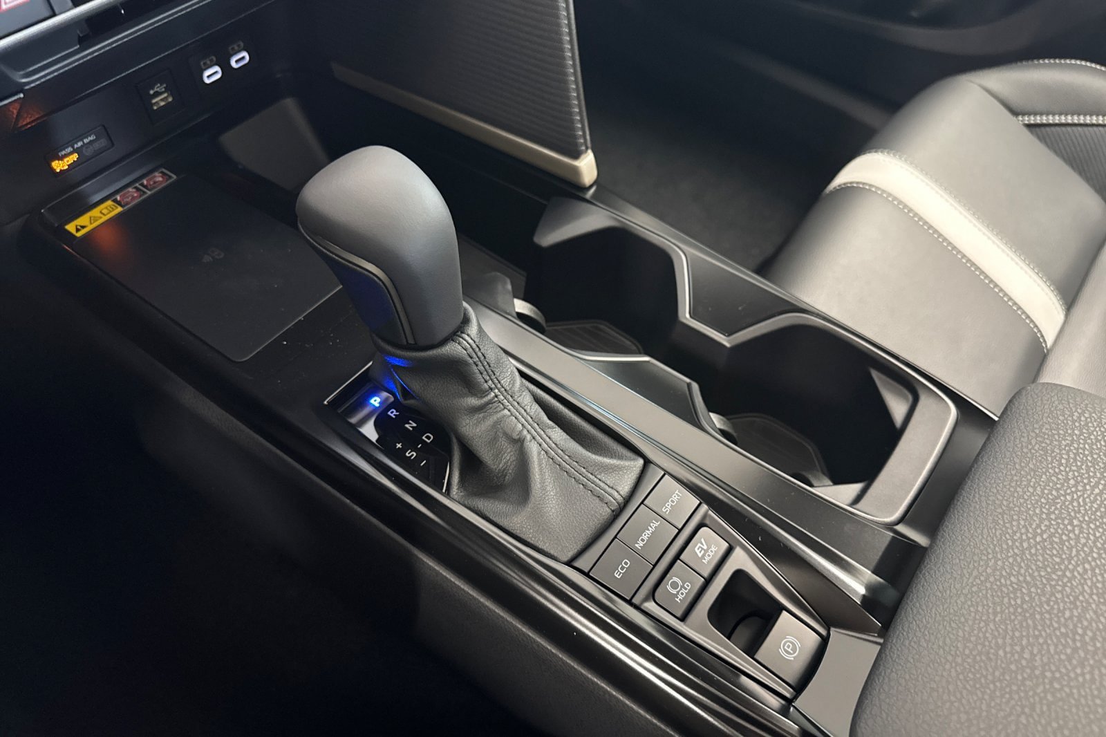 New 2026 Toyota Camry SE FWD image 24