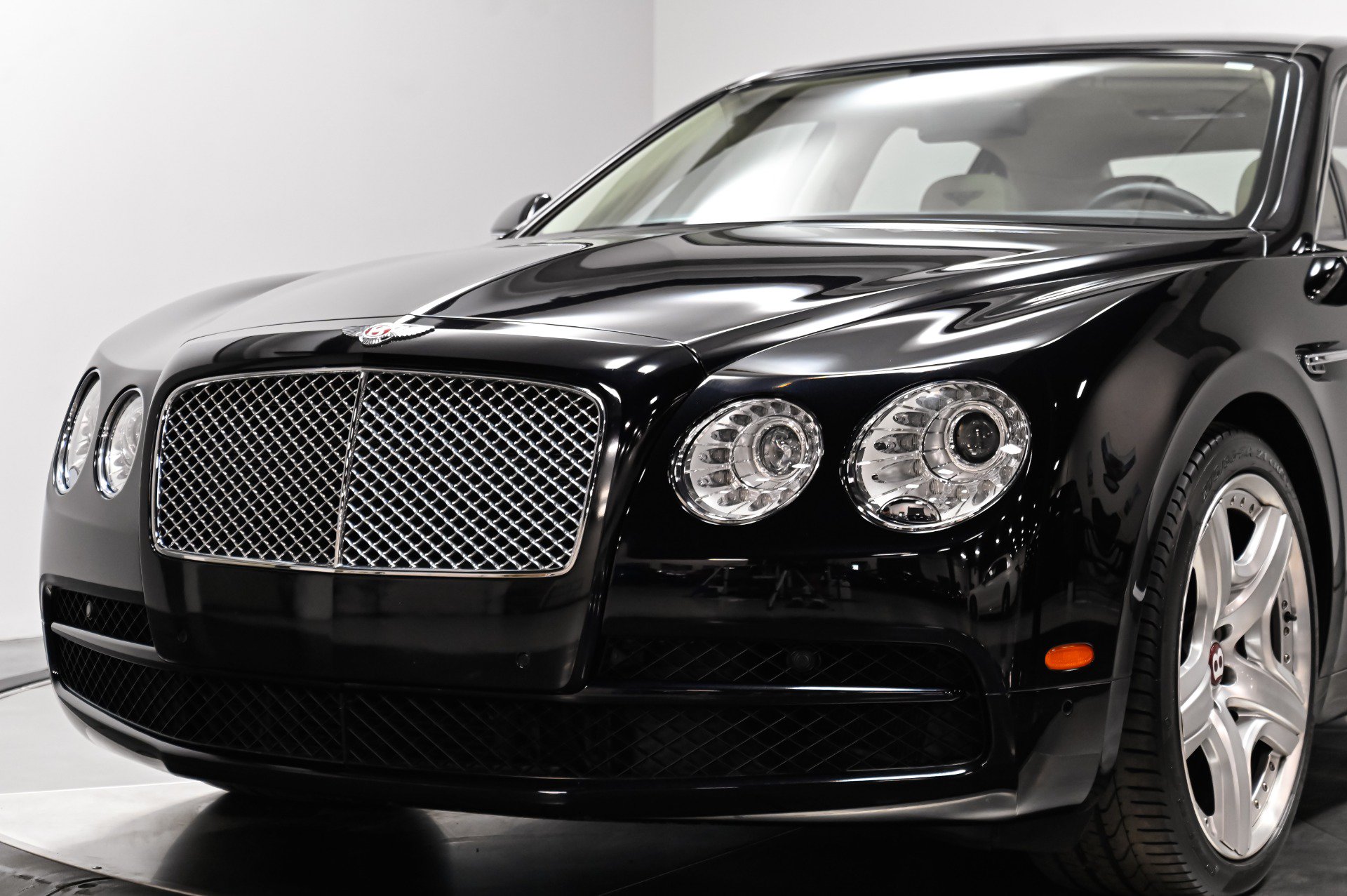 Used 2015 Bentley Flying Spur V8 AWD/4WD image 28