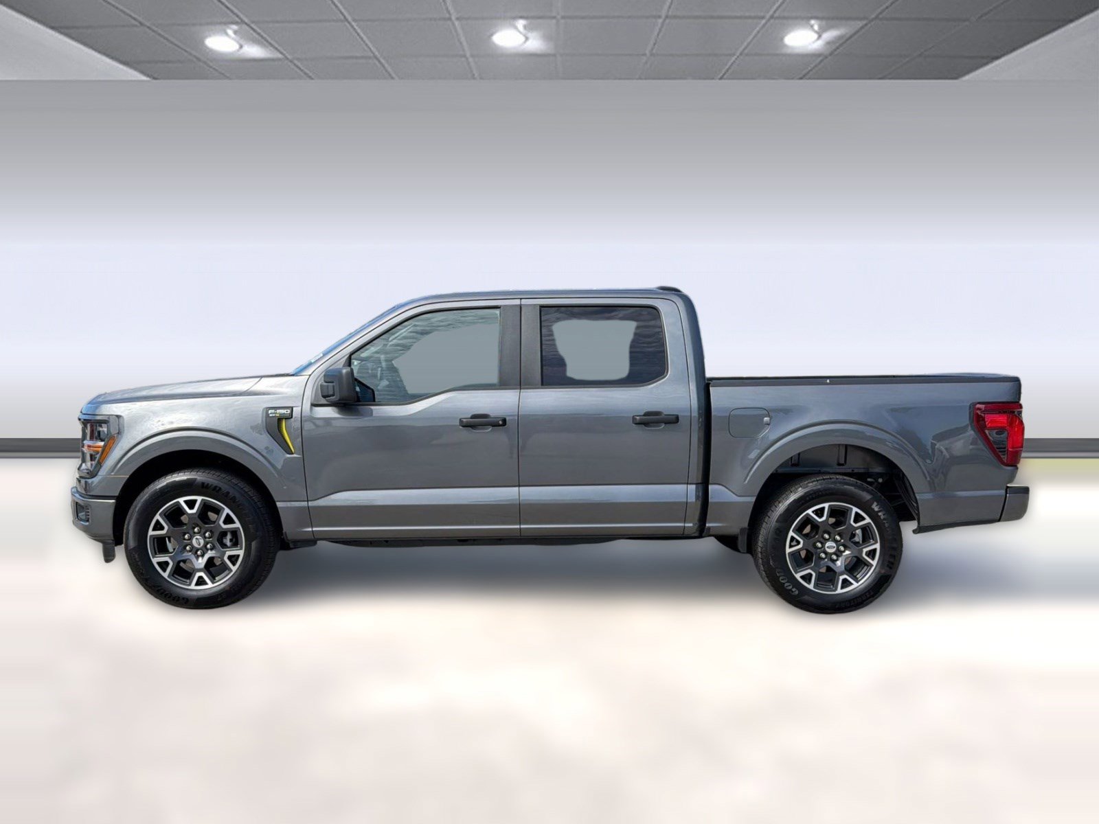 Used 2024 Ford F150 STX RWD image 2