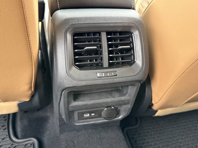 Used 2024 Volkswagen Tiguan SE w/ Panoramic Sunroof Package AWD/4WD image 26