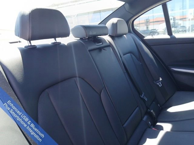 Used 2024 BMW 330e image 12