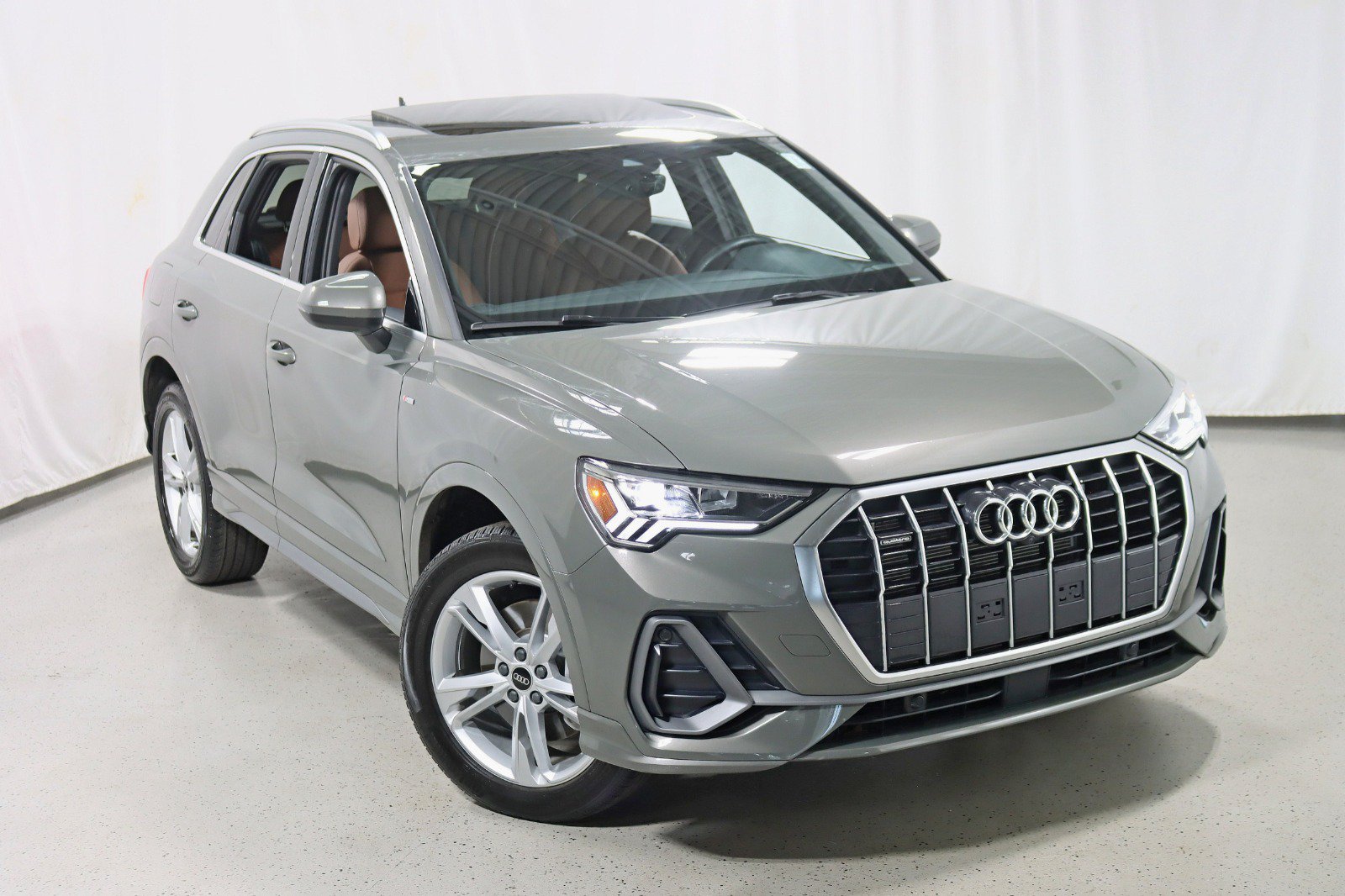 Used 2023 Audi Q3 2.0T Premium Plus AWD/4WD image 6