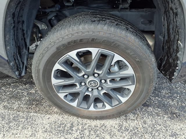 Used 2024 Toyota Tundra Limited AWD/4WD image 17