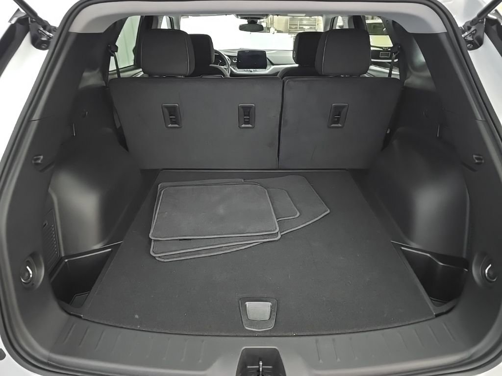 Used 2025 Chevrolet Blazer LT w/ Midnight/Sport Edition image 11