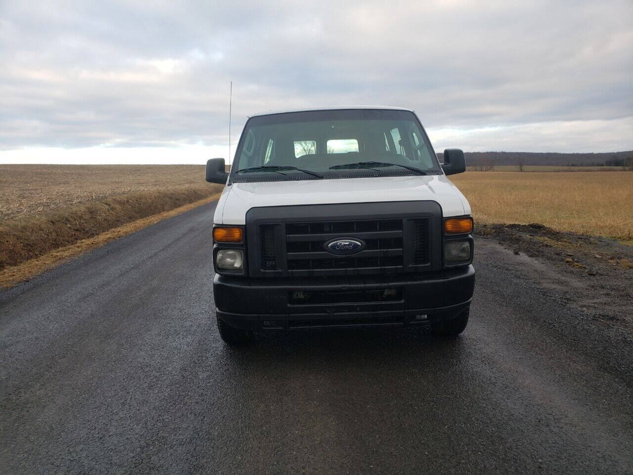 Used 2011 Ford E-150 and Econoline 150 Wagon w/ PWR Windows & Locks Group RWD image 7