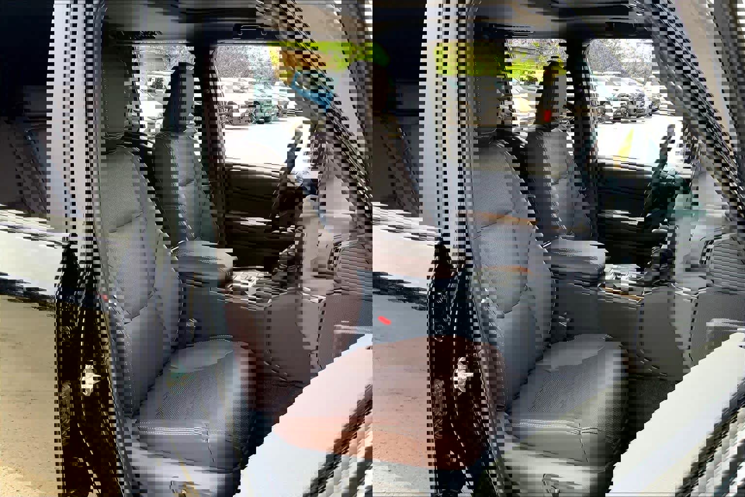 Used 2025 Toyota Land Cruiser w/ Premium Package image 9