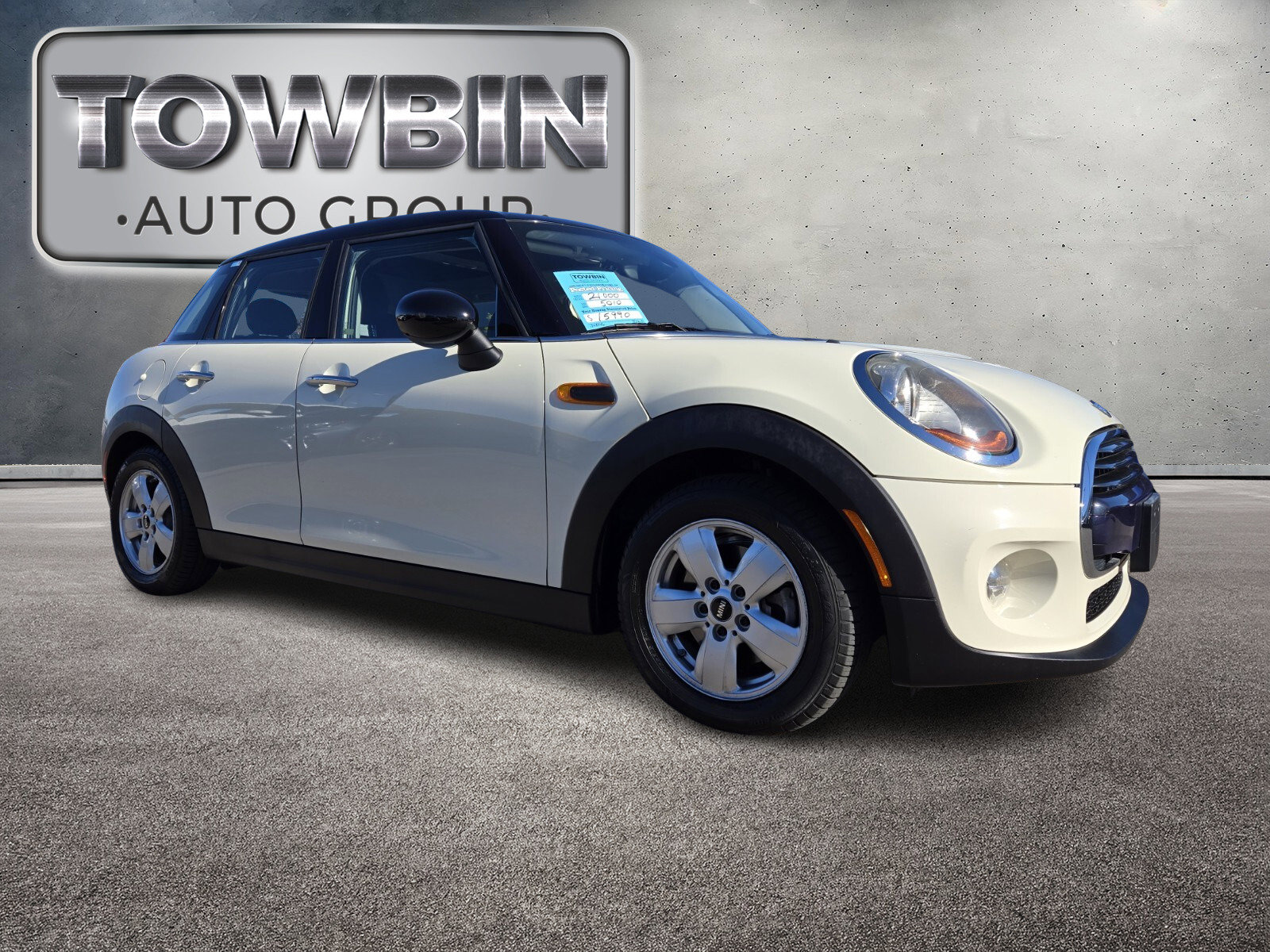 Used 2016 MINI Cooper 4-Door Hardtop image 2
