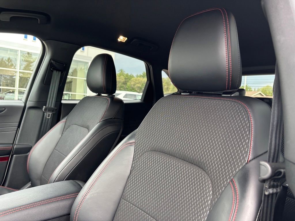 Used 2025 Ford Escape ST-Line w/ Tech Pack #1 AWD/4WD image 13