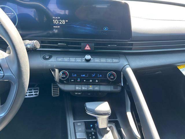 Used 2025 Hyundai Elantra SEL FWD image 18